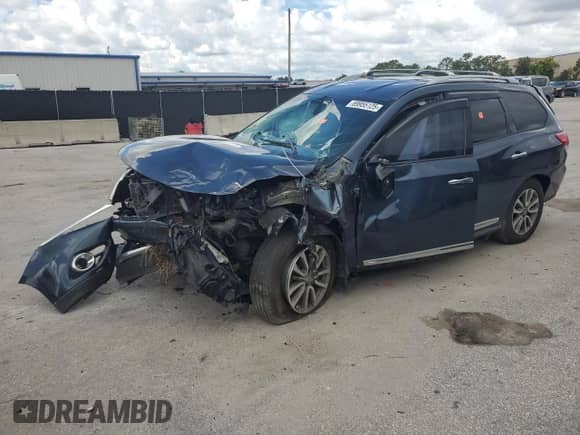 2014 Nissan Pathfinder S with VIN 5N1AR2MN5EC692415, listed as a Copart auction lot 69955125 with 133,132 mi miles and Salvage title. Bid and sale history available at DreamBid. Image 1.