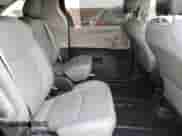 2021 Toyota Sienna Limited z VIN 5TDZSKFC6MS032484, wystawiony jako Copart lot #59463945 z przebiegiem 56 707 mil mil oraz Szkoda całkowita • Salvage title. Historia ofert i sprzedaży dostępna na DreamBid. Obrazek 11.