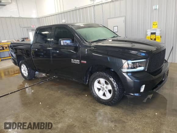 2017 Ram 1500 Tradesman z VIN 1C6RR7KT6HS785418, wystawiony jako Copart lot #80336724 z przebiegiem 83 127 mil mil oraz Szkoda całkowita • Salvage title. Historia ofert i sprzedaży dostępna na DreamBid. Obrazek 4.