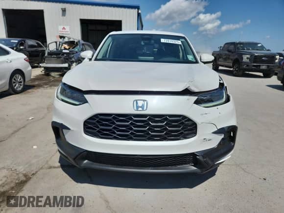2025 Honda HR-V LX with VIN 3CZRZ2H34SM712691, listed as a Copart auction lot 72010325 with 17,597 mi miles and Salvage title. Bid and sale history available at DreamBid. Image 5.