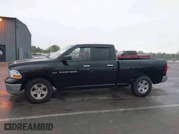 2011 Ram 1500 Big Horn z VIN 1D7RB1GT9BS555050, wystawiony jako IAAI lot #43302088 z przebiegiem 191 467 mil mil oraz . Historia ofert i sprzedaży dostępna na DreamBid. Obrazek 14.
