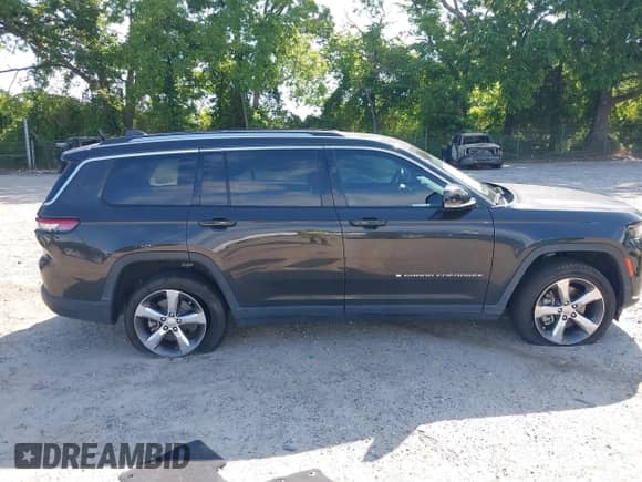 2022 Jeep Grand Cherokee Limited with VIN 1C4RJJBG9N8528987, listed as a IAAI auction lot 42320077 with 60,000 mi miles and . Bid and sale history available at DreamBid. Image 13.