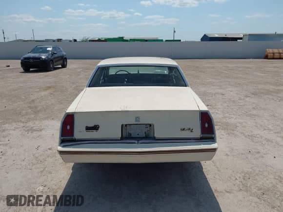 1985 Chevrolet Monte Carlo Sport с VIN 1G1GZ37Z4FR177609, выставлен на аукционе IAAI как лот 42941408 с пробегом 59 987 миль миль и . История ставок и продаж доступна на DreamBid. Изображение 15.