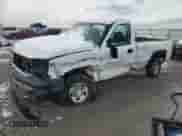 2007 Chevrolet Silverado 2500HD Work Truck z VIN 1GCHC24UX7E156370, wystawiony jako Copart lot #87524185 z przebiegiem Nie podano mil oraz Szkoda całkowita • Salvage title. Historia ofert i sprzedaży dostępna na DreamBid. Obrazek 1.