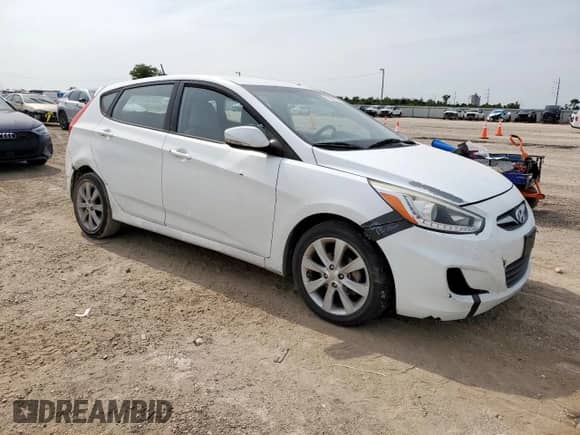2014 Hyundai Accent SE с VIN KMHCU5AE4EU168535, выставлен на аукционе Copart как лот 70369595 с пробегом 229 776 миль миль и Списание • Salvage title. История ставок и продаж доступна на DreamBid. Изображение 4.