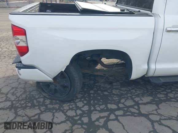 2019 Toyota Tundra SR5 с VIN 5TFAY5F13KX841010, выставлен на аукционе IAAI как лот 41297569 с пробегом 53 169 миль миль и . История ставок и продаж доступна на DreamBid. Изображение 19.