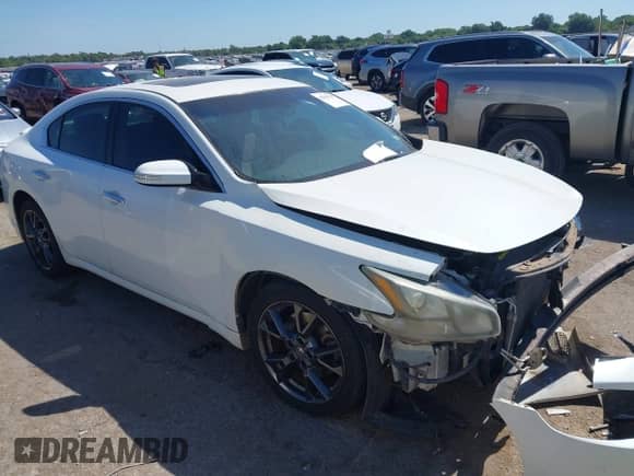 2014 Nissan Maxima SV z VIN 1N4AA5AP1EC466817, wystawiony jako IAAI lot #42810795 z przebiegiem 113 444 mil mil oraz . Historia ofert i sprzedaży dostępna na DreamBid. Obrazek 1.