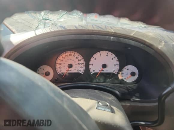 2005 Dodge Caravan SXT z VIN 2D8GP44L45R508766, wystawiony jako Copart lot #89827425 z przebiegiem Nie podano mil oraz Szkoda całkowita • Salvage title. Historia ofert i sprzedaży dostępna na DreamBid. Obrazek 9.