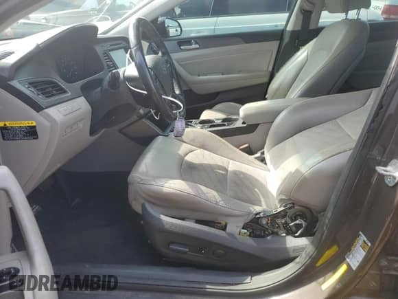 2015 Hyundai Sonata Sport с VIN 5NPE34AF2FH253808, выставлен на аукционе Copart как лот 67839485 с пробегом 117 050 миль миль и Списание • Salvage title. История ставок и продаж доступна на DreamBid. Изображение 7.