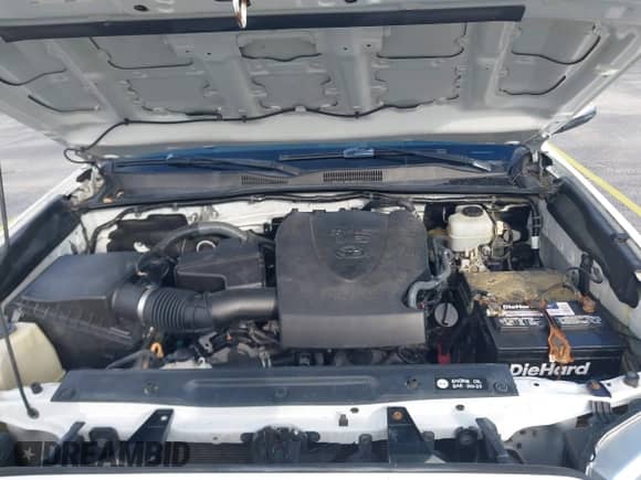 2017 Toyota Tacoma SR5 z VIN 5TFCZ5AN9HX062140, wystawiony jako IAAI lot #43557897 z przebiegiem 172 119 mil mil oraz . Historia ofert i sprzedaży dostępna na DreamBid. Obrazek 10.