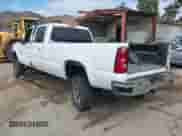 2003 Chevrolet Silverado 2500HD LT z VIN 1GCHK23153F256035, wystawiony jako IAAI lot #43176158 z przebiegiem Nie podano mil oraz . Historia ofert i sprzedaży dostępna na DreamBid. Obrazek 3.