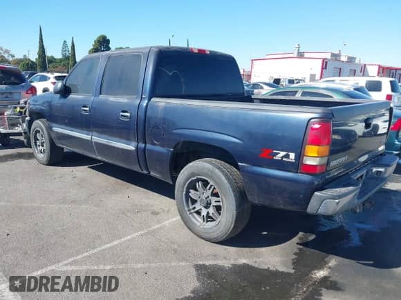 2005 GMC Sierra 1500 SLE с VIN 2GTEK13T951289077, выставлен на аукционе IAAI как лот 43502356 с пробегом 152 387 миль миль и . История ставок и продаж доступна на DreamBid. Изображение 3.