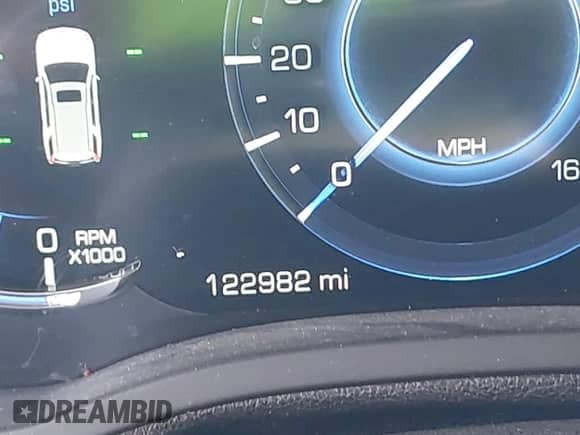 2017 Cadillac Escalade Luxury z VIN 1GYS3BKJ4HR354882, wystawiony jako IAAI lot #41920813 z przebiegiem 122 982 mil mil oraz . Historia ofert i sprzedaży dostępna na DreamBid. Obrazek 15.