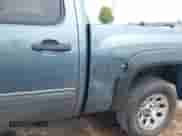 2011 Chevrolet Silverado 1500 LS z VIN 3GCPKREA9BG247515, wystawiony jako IAAI lot #42021206 z przebiegiem 129 046 mil mil oraz . Historia ofert i sprzedaży dostępna na DreamBid. Obrazek 17.