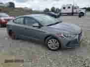 2018 Hyundai Elantra SE z VIN KMHD74LFXJU608991, wystawiony jako Copart lot #64775545 z przebiegiem 116 752 mil mil oraz Nie do naprawy • Non repairable. Historia ofert i sprzedaży dostępna na DreamBid. Obrazek 4.