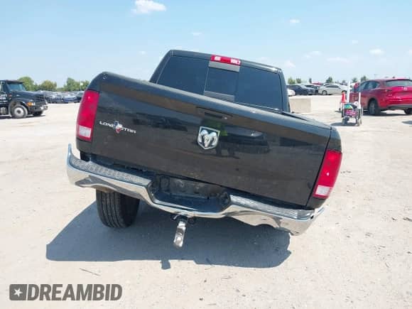 2017 Ram 1500 Big Horn z VIN 3C6RR6LT2HG563801, wystawiony jako IAAI lot #43236110 z przebiegiem 140 093 mil mil oraz . Historia ofert i sprzedaży dostępna na DreamBid. Obrazek 16.