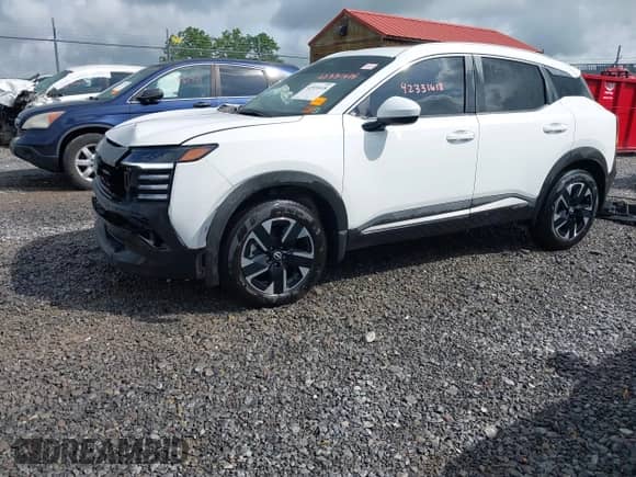 2025 Nissan Kicks SV with VIN 3N8AP6CB6SL365969, listed as a IAAI auction lot 42331618 with 5,442 mi miles and . Bid and sale history available at DreamBid. Image 2.