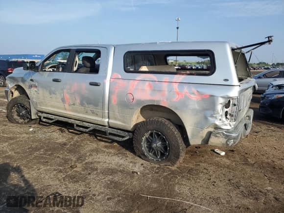 2010 Dodge 3500 SLT с VIN 3D73Y3CL3AG139233, выставлен на аукционе Copart как лот 65928605 с пробегом 266 616 миль миль и Списание • Salvage title. История ставок и продаж доступна на DreamBid. Изображение 2.
