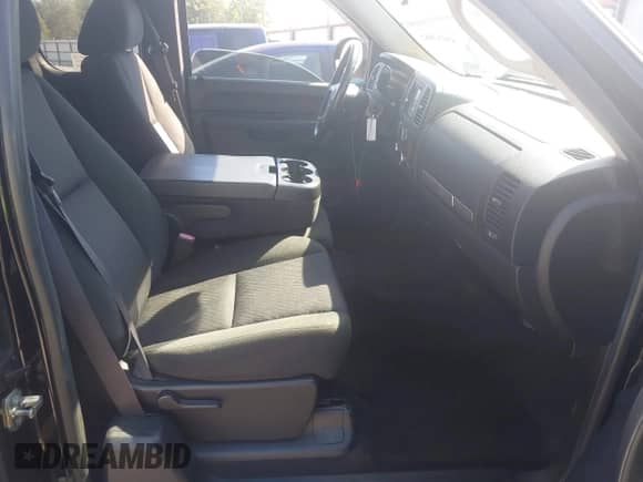 2013 Chevrolet Silverado 1500 LT z VIN 1GCRCSE08DZ122187, wystawiony jako IAAI lot #43432881 z przebiegiem 115 777 mil mil oraz . Historia ofert i sprzedaży dostępna na DreamBid. Obrazek 5.