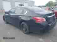 2015 Nissan Altima S z VIN 1N4AL3AP3FC457570, wystawiony jako IAAI lot #43128513 z przebiegiem 215 727 mil mil oraz . Historia ofert i sprzedaży dostępna na DreamBid. Obrazek 3.