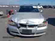 2006 BMW 3 Series 325i z VIN WBAVB135X6KX37228, wystawiony jako IAAI lot #43215691 z przebiegiem 162 983 mil mil oraz . Historia ofert i sprzedaży dostępna na DreamBid. Obrazek 12.