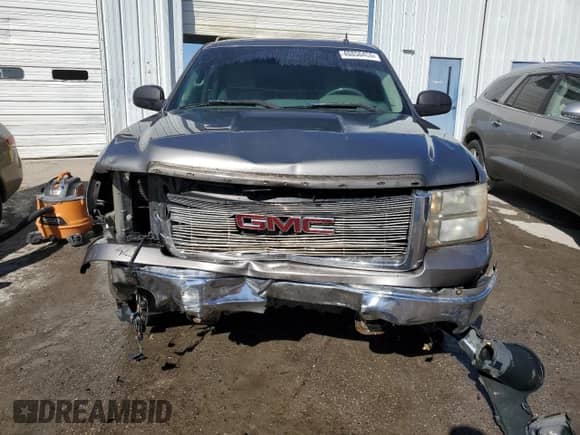 2008 GMC Sierra 1500 Work Truck with VIN 1GTEC19058Z231571, listed as a Copart auction lot 46856455 with 284,920 mi miles and Salvage title. Bid and sale history available at DreamBid. Image 5.