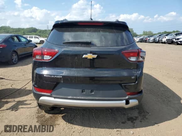2024 Chevrolet TrailBlazer LT z VIN KL79MPS28RB202716, wystawiony jako Copart lot #67862885 z przebiegiem 13 656 mil mil oraz Szkoda całkowita • Salvage title. Historia ofert i sprzedaży dostępna na DreamBid. Obrazek 6.