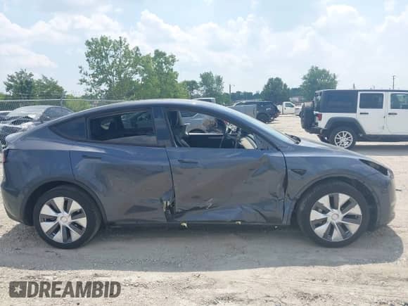 2023 Tesla Model Y Long Range с VIN 7SAYGDEE7PA164500, выставлен на аукционе IAAI как лот 42927626 с пробегом 31 959 миль миль и . История ставок и продаж доступна на DreamBid. Изображение 13.