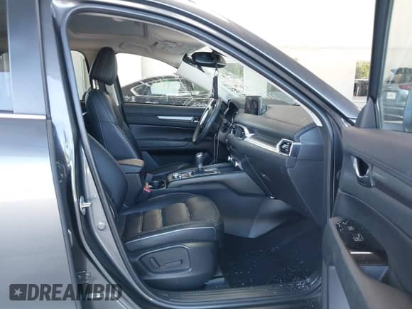 2024 Mazda CX-5 S Preferred z VIN JM3KFBCL7R0437961, wystawiony jako IAAI lot #43212608 z przebiegiem 25 623 mil mil oraz . Historia ofert i sprzedaży dostępna na DreamBid. Obrazek 5.