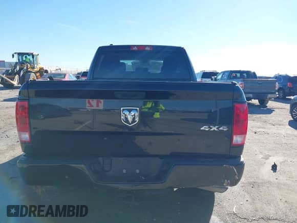 2019 Ram 1500 Express z VIN 1C6RR7FG7KS580923, wystawiony jako IAAI lot #41225273 z przebiegiem 107 210 mil mil oraz . Historia ofert i sprzedaży dostępna na DreamBid. Obrazek 16.