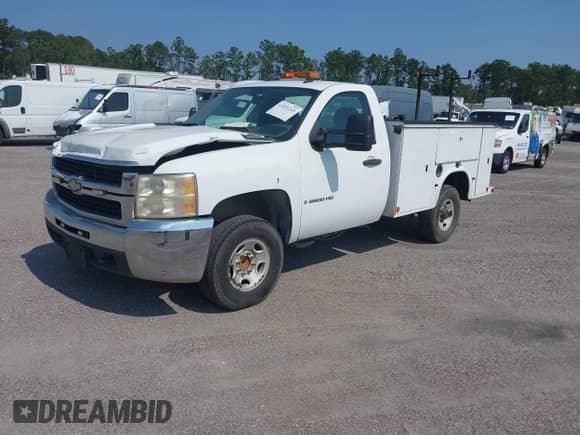 2009 Chevrolet Silverado 2500HD Work Truck z VIN 1GCHC44K19F156748, wystawiony jako IAAI lot #43225243 z przebiegiem 206 341 mil mil oraz . Historia ofert i sprzedaży dostępna na DreamBid. Obrazek 2.