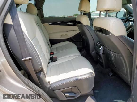 2017 Kia Sorento SXL z VIN 5XYPK4A56HG194355, wystawiony jako Copart lot #55605125 z przebiegiem 133 033 mil mil oraz Szkoda całkowita • Salvage title. Historia ofert i sprzedaży dostępna na DreamBid. Obrazek 11.