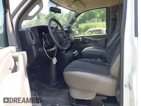2022 Chevrolet Express Cargo with VIN 1GCWGAFP9N1267476, listed as a IAAI auction lot 42673040 with 26,508 mi miles and . Bid and sale history available at DreamBid. Image 5.