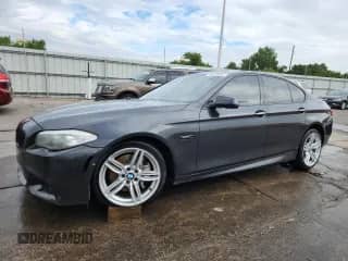 2013 BMW 5 Series 550i xDrive с VIN WBAFU9C53DDY71769, выставлен на аукционе Copart как лот 70529935 с пробегом 150 840 миль миль и Списание • Salvage title. История ставок и продаж доступна на DreamBid. Изображение 1.