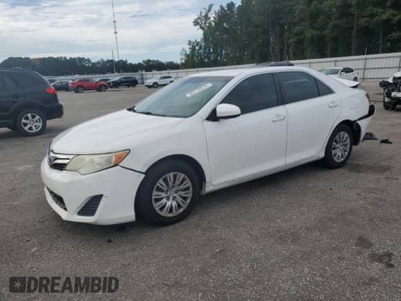 2013 Toyota Camry LE with VIN 4T1BF1FK6DU268826, listed as a Copart auction lot 85718835 with 230,230 mi miles and Salvage title. Bid and sale history available at DreamBid. Image 1.