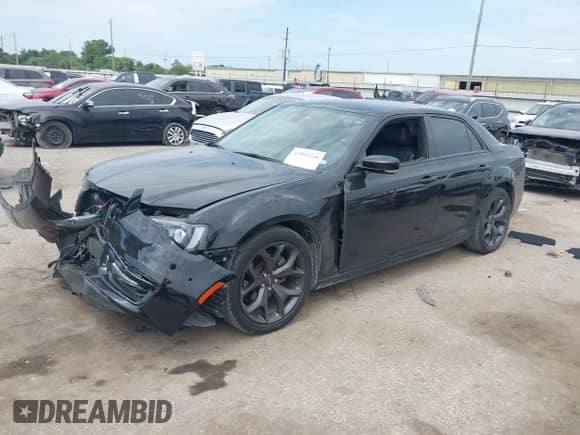 2023 Chrysler 300 Touring L с VIN 2C3CCADG5PH525180, выставлен на аукционе IAAI как лот 42892246 с пробегом 47 437 миль миль и . История ставок и продаж доступна на DreamBid. Изображение 18.