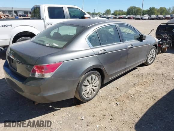 2010 Honda Accord LX z VIN 1HGCP2F36AA030221, wystawiony jako IAAI lot #43351933 z przebiegiem 231 615 mil mil oraz . Historia ofert i sprzedaży dostępna na DreamBid. Obrazek 4.