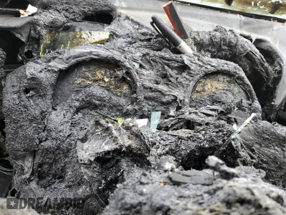 2012 Chevrolet Colorado Work Truck z VIN 1GCCSBF99C8158951, wystawiony jako Copart lot #60971265 z przebiegiem Nie podano mil oraz Nie do naprawy • Non repairable. Historia ofert i sprzedaży dostępna na DreamBid. Obrazek 9.