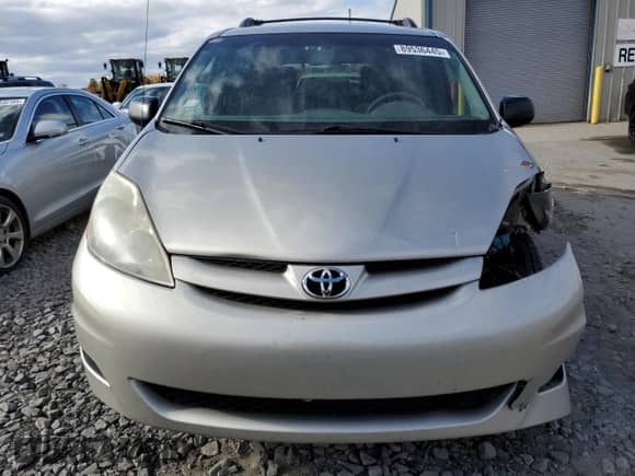 2010 Toyota Sienna CE с VIN 5TDKK4CC1AS289727, выставлен на аукционе Copart как лот 89536445 с пробегом 177 097 миль миль и Списание • Salvage title. История ставок и продаж доступна на DreamBid. Изображение 5.