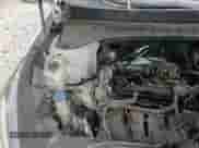 2017 Kia Sorento LX z VIN 5XYPG4A39HG226845, wystawiony jako Copart lot #68597625 z przebiegiem 103 990 mil mil oraz Czysty tytuł • Clean title. Historia ofert i sprzedaży dostępna na DreamBid. Obrazek 14.