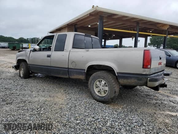 1998 GMC Sierra 1500 с VIN 2GTEC19R1W1530382, выставлен на аукционе Copart как лот 61673645 с пробегом 374 461 миль миль и Списание • Salvage title. История ставок и продаж доступна на DreamBid. Изображение 2.