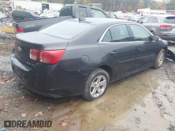 2016 Chevrolet Malibu LS с VIN 1G11B5SA5GU103685, выставлен на аукционе IAAI как лот 43564105 с пробегом Не указан миль и . История ставок и продаж доступна на DreamBid. Изображение 4.