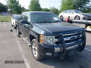 2007 Chevrolet Silverado 1500 Work Truck with VIN 2GCEK13C371591340, listed as a IAAI auction lot 42927932 with 146,898 mi miles and . Bid and sale history available at DreamBid. Image 1.