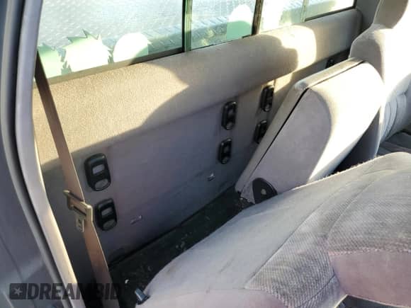 1997 Dodge 1500 z VIN 1B7HC16ZXVS111088, wystawiony jako Copart lot #78022104 z przebiegiem 249 943 mil mil oraz Nie do naprawy • Non repairable. Historia ofert i sprzedaży dostępna na DreamBid. Obrazek 10.