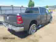 2022 Ram 1500 Big Horn z VIN 1C6SRFMT8NN481607, wystawiony jako IAAI lot #42359931 z przebiegiem 35 893 mil mil oraz . Historia ofert i sprzedaży dostępna na DreamBid. Obrazek 4.