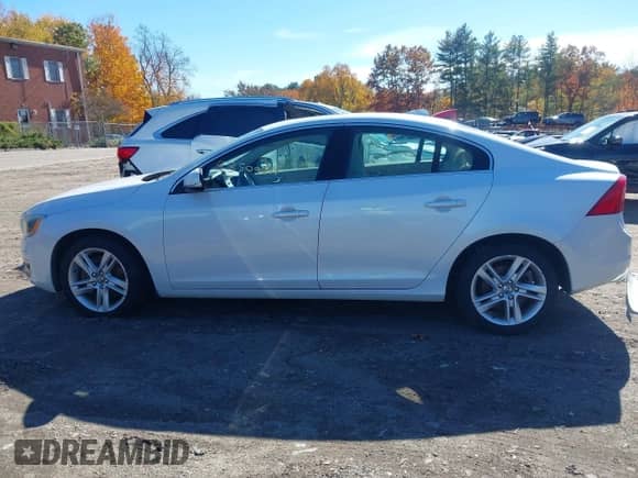 2015 Volvo S60 T5 Platinum с VIN YV1612TM7F1342205, выставлен на аукционе IAAI как лот 43509299 с пробегом 119 463 миль миль и . История ставок и продаж доступна на DreamBid. Изображение 14.