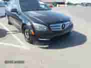 2011 Mercedes-Benz C 300 Sport z VIN WDDGF5EB3BR180681, wystawiony jako IAAI lot #43427281 z przebiegiem 219 550 mil mil oraz . Historia ofert i sprzedaży dostępna na DreamBid. Obrazek 6.