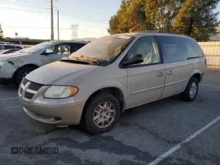 2002 Dodge Caravan Sport with VIN 2B4GP44392R705388, listed as a Copart auction lot 88171495 with 138,810 mi miles and Salvage title. Bid and sale history available at DreamBid. Image 1.