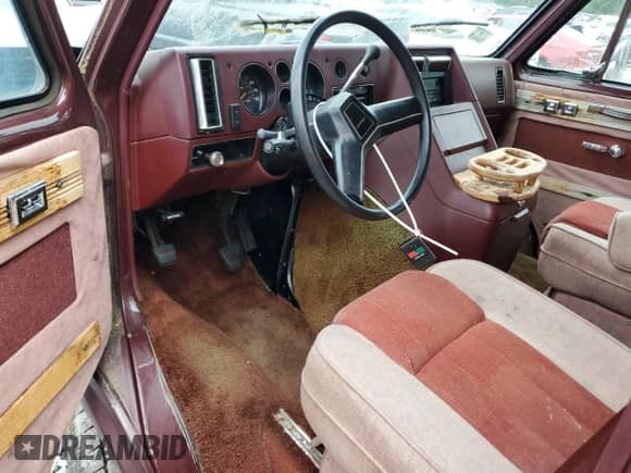 1988 Chevrolet Chevy Van с VIN 1GBEG25K9J7124336, выставлен на аукционе Copart как лот 61481255 с пробегом 613 557 миль миль и Чистый • Clean title. История ставок и продаж доступна на DreamBid. Изображение 8.