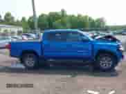 2017 Toyota Tacoma SR5 с VIN 3TMCZ5AN5HM104552, выставлен на аукционе IAAI как лот 42376668 с пробегом 104 569 миль миль и . История ставок и продаж доступна на DreamBid. Изображение 13.